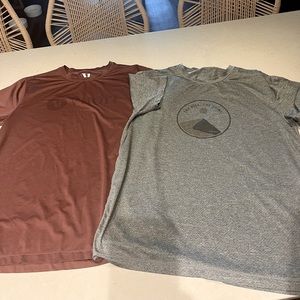 Men’s Vuori athletic shirts - Large